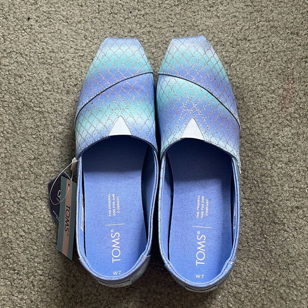 NWT TOMS MERMAID ALPARGATAS